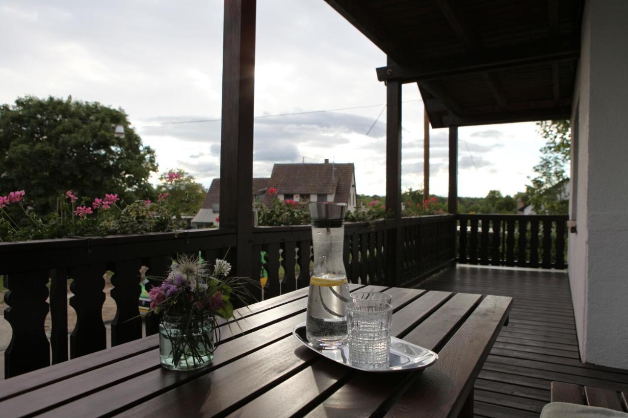 Gaestehaus Zum Rhein Rheinhausen Bagian luar foto