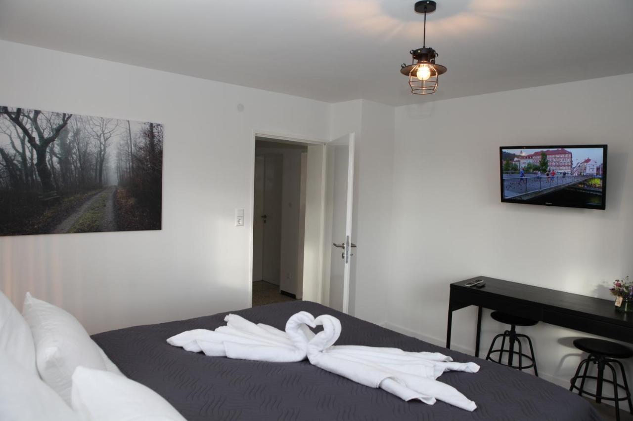Gaestehaus Zum Rhein Rheinhausen Bagian luar foto